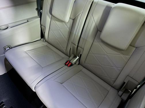 Avocado Green Pearl 2026 Volkswagen Atlas 2.0T SE W/TECHNOLOGY