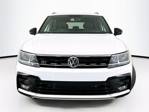 Pure White 2020 Volkswagen Tiguan 2.0T SE R-Line Black