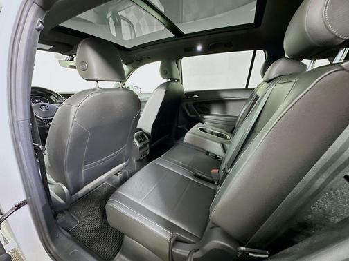 Pure White 2020 Volkswagen Tiguan 2.0T SE R-Line Black
