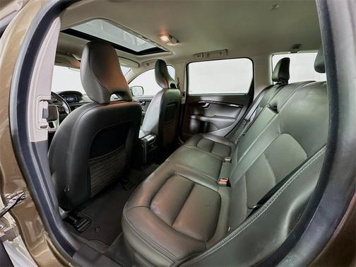 2016 Volvo XC70 T5 Drive-E Premier