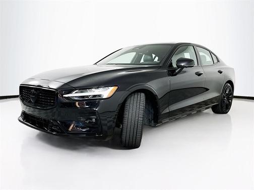 2024 Volvo S60 B5 Plus Black Edition