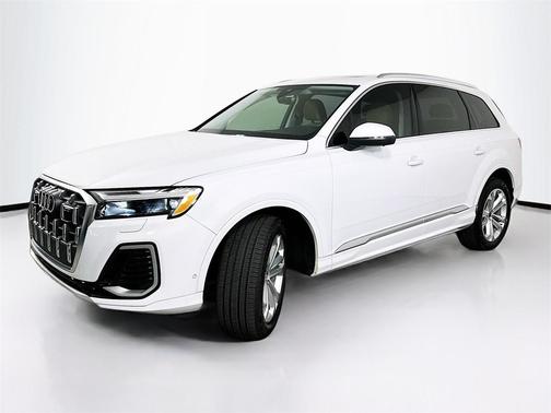 2025 Audi Q7 55 Premium Plus