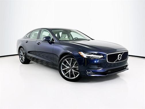 2017 Volvo S90 T5 Momentum