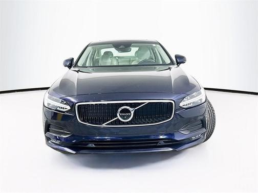 2017 Volvo S90 T5 Momentum