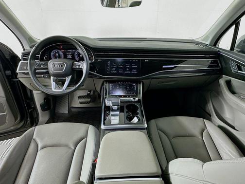 2022 Audi Q7 55 Prestige