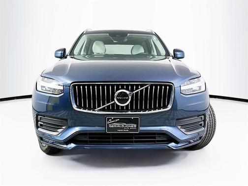 2020 Volvo XC90 T5 Momentum 7 Passenger