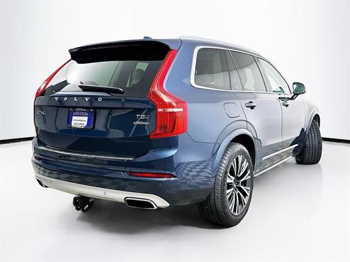 2020 Volvo XC90 T5 Momentum 7 Passenger