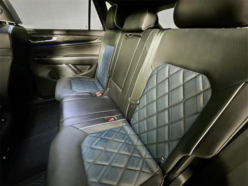 2024 Volkswagen Atlas Cross Sport 2.0T SEL Premium R-Line