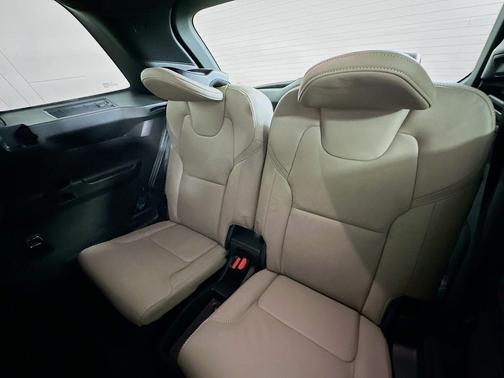 Bright 2026 Volvo XC90 B5 Ultra 7-Seater