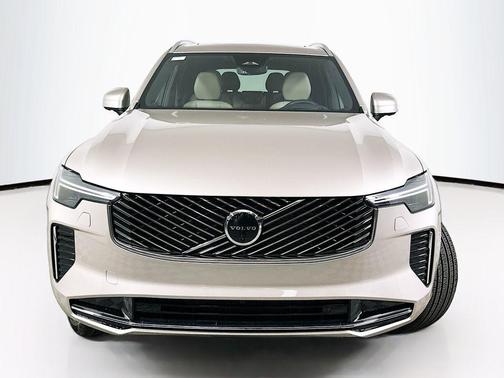 Bright 2026 Volvo XC90 B5 Plus 7-Seater