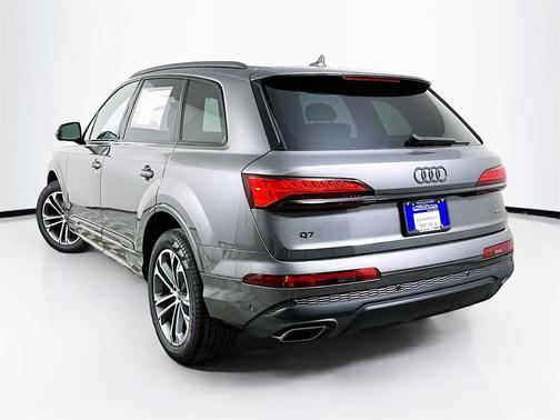 2026 Audi Q7 45 Premium