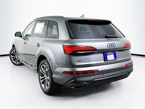 Samurai Gray Metallic 2026 Audi Q7 45 Premium