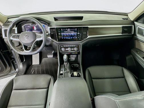 2023 Volkswagen Atlas 3.6L SE w/Technology