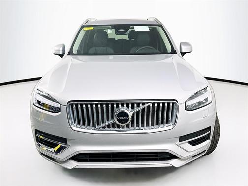 2025 Volvo XC90 Plug-In Hybrid T8 Plus 6-Seater