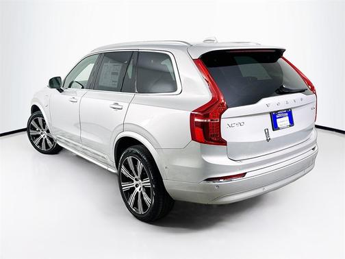 2025 Volvo XC90 Plug-In Hybrid T8 Plus 6-Seater