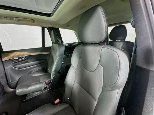 2025 Volvo XC90 Plug-In Hybrid T8 Plus 6-Seater