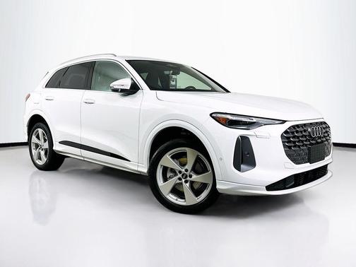 Glacier White Metallic 2025 Audi Q5 2.0T quattro Premium