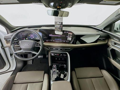 Glacier White Metallic 2025 Audi Q5 2.0T quattro Premium