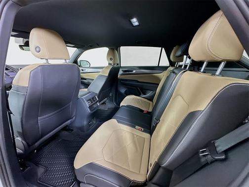 2026 Volkswagen Atlas Cross Sport 2.0T SE