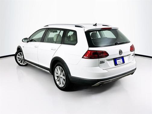 2017 Volkswagen Golf Alltrack TSI S