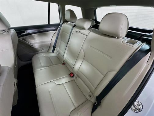 2017 Volkswagen Golf Alltrack TSI S