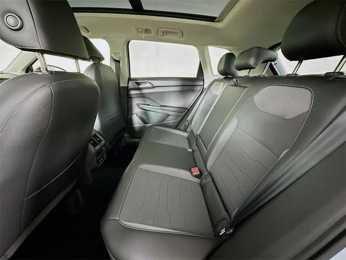 2026 Volkswagen Taos 1.5T SE Black