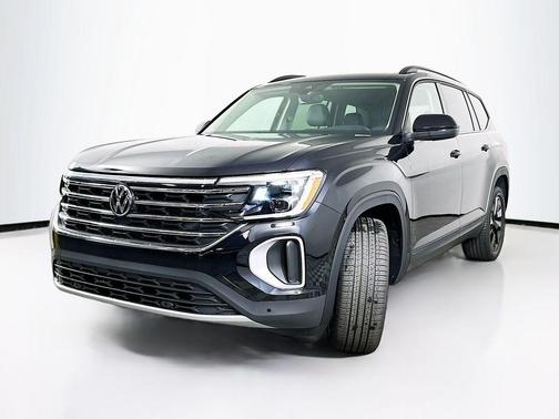 Deep Black Pearl Effect 2026 Volkswagen Atlas 2.0T SE W/TECHNOLOGY