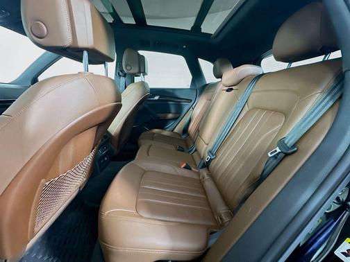 Mythos Black Metallic 2020 Audi Q5 40 Premium Plus