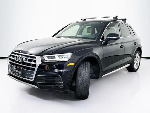 Mythos Black Metallic 2020 Audi Q5 40 Premium Plus