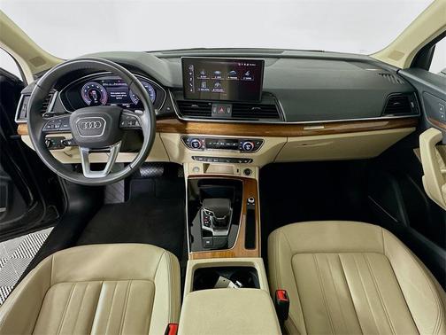 2023 Audi Q5 45 S line quattro Premium