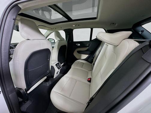 Crystal White 2026 Volvo XC40 B5 Plus