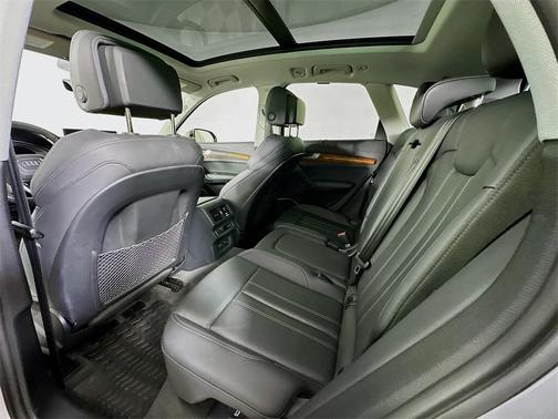 2023 Audi Q5 e 55 S line quattro Premium