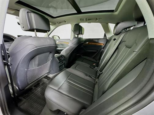 2023 Audi Q5 e 55 S line quattro Premium