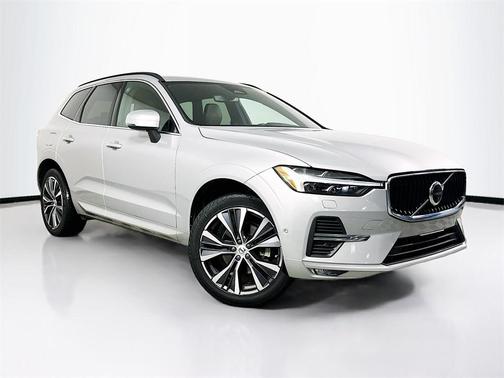 2022 Volvo XC60 B5 Momentum
