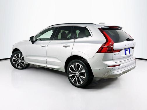 2022 Volvo XC60 B5 Momentum