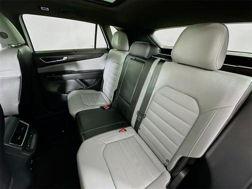 2024 Volkswagen Atlas Cross Sport 2.0T SEL R-Line