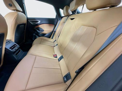 Florett Silver Metallic 2025 Audi A5 2.0T quattro Premium