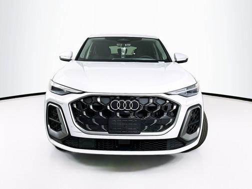 Glacier White Metallic 2025 Audi Q5 2.0T Premium