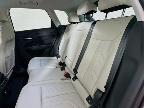 Glacier White Metallic 2026 Audi Q3 S line