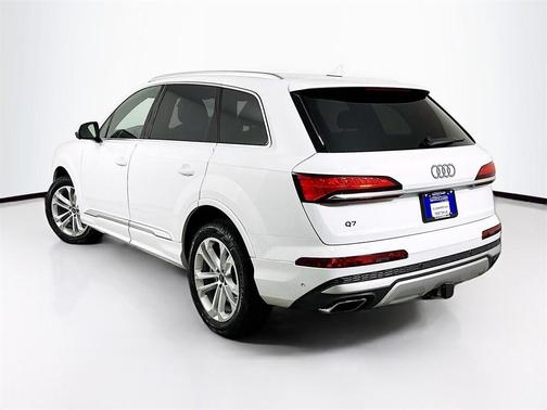 2025 Audi Q7 55 Premium Plus