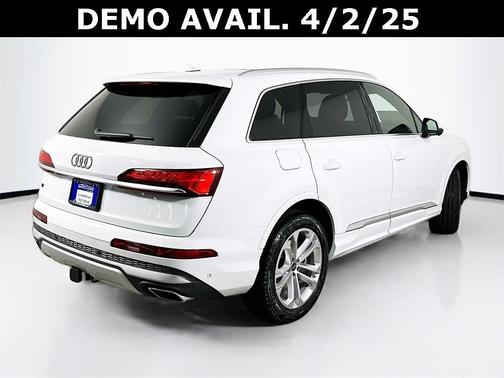 2025 Audi Q7 55 Premium Plus