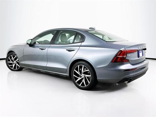 2020 Volvo S60 T5 Momentum
