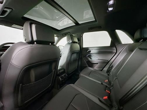 Mythos Black Metallic 2025 Audi Q3 45 S line Premium