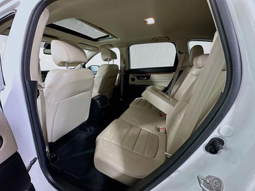 White Diamond Pearl 2018 Honda CR-V Touring