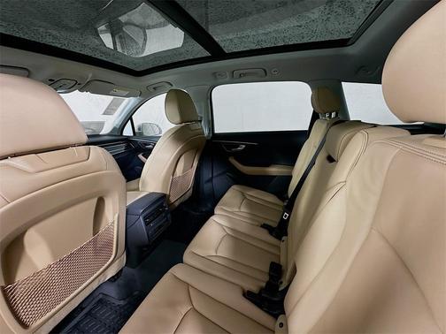 2025 Audi Q7 45 Premium