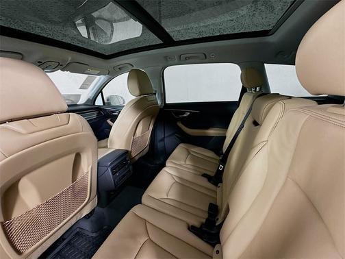 2025 Audi Q7 45 Premium