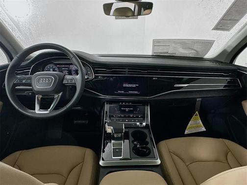 2025 Audi Q7 45 Premium