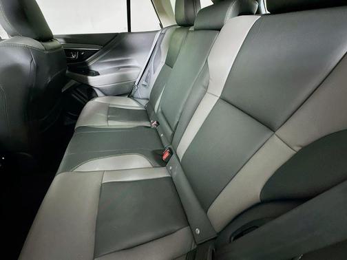 Crystal White Pearl 2024 Subaru Outback Onyx Edition XT