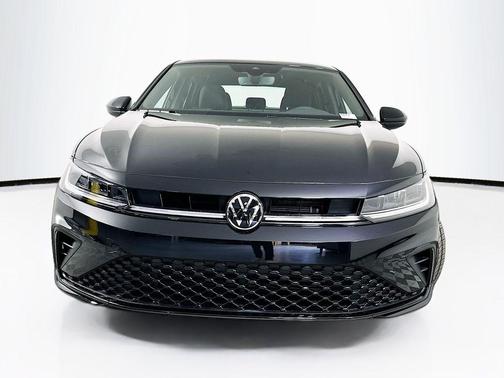 Deep Black Pearl 2026 Volkswagen Jetta 1.5T Sport