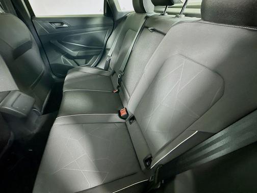 Deep Black Pearl 2026 Volkswagen Jetta 1.5T Sport